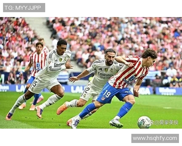 莱万在比赛中大放异彩单场打入五球引发球迷热议